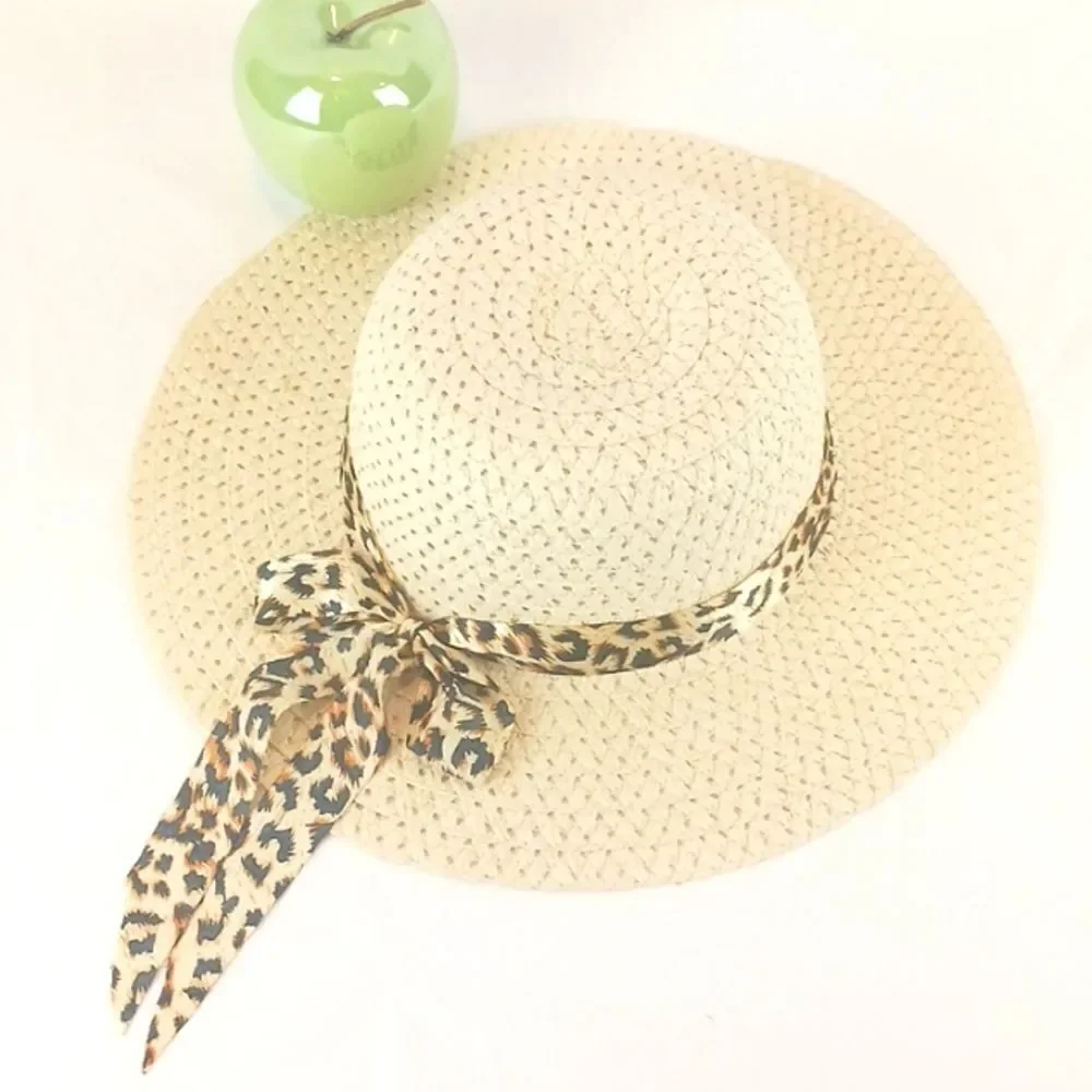 Women straw like  sun  hat with leopard print ribbon band